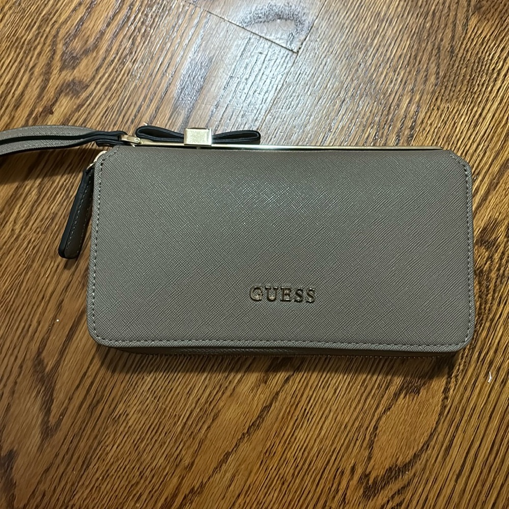 Guess wristlet